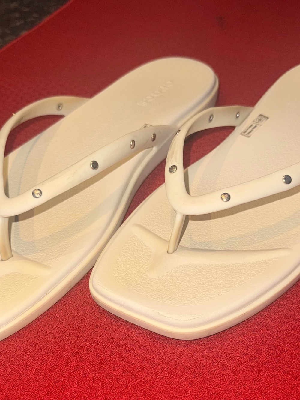 Crocs Women’s White Studded Thong Slip On Rubber Sandals US 10 pre-owned